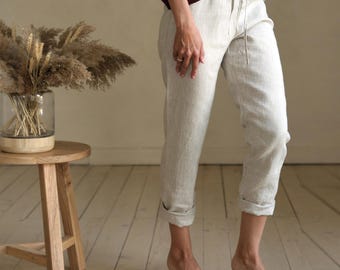 Gerade Leinenhose für Frauen, Modell ANISE — Beige Hose, Gummibund mit Kordelzug