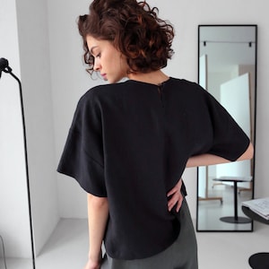 Womens linen t-shirt, Oversized top, Dropped shoulder blouse image 3