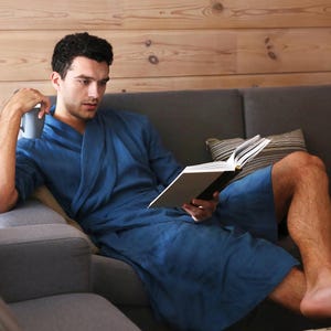 Men's Linen Bathrobe JUNIPER in Navy blue | Natural Loungewear, Homewear, Wedding Robe, Gown for Men, Dressing Gown, Gift for Him imagem 1