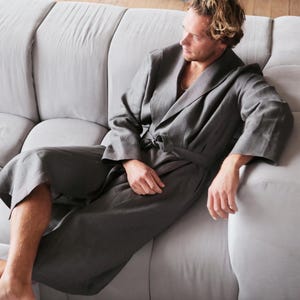 Roupão de linho masculino, presente de casamento, roupão com capuz, roupão de banho feito à mão, jaqueta masculina, roupão masculino plus size, presente para ele, roupa de descanso de linho
