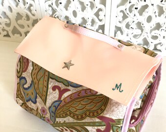 Trendy and functional compartmentalized toillette Kit