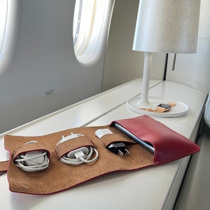 Rangement/ étuis câble , i pad, smartphone,Vegan, pochette téléphone portable rouge