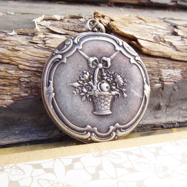 antique french silver plated art nouveau locket, mourning jewelry, edwardian necklace, flowers jewelry, gift for her, pendentif porte photo