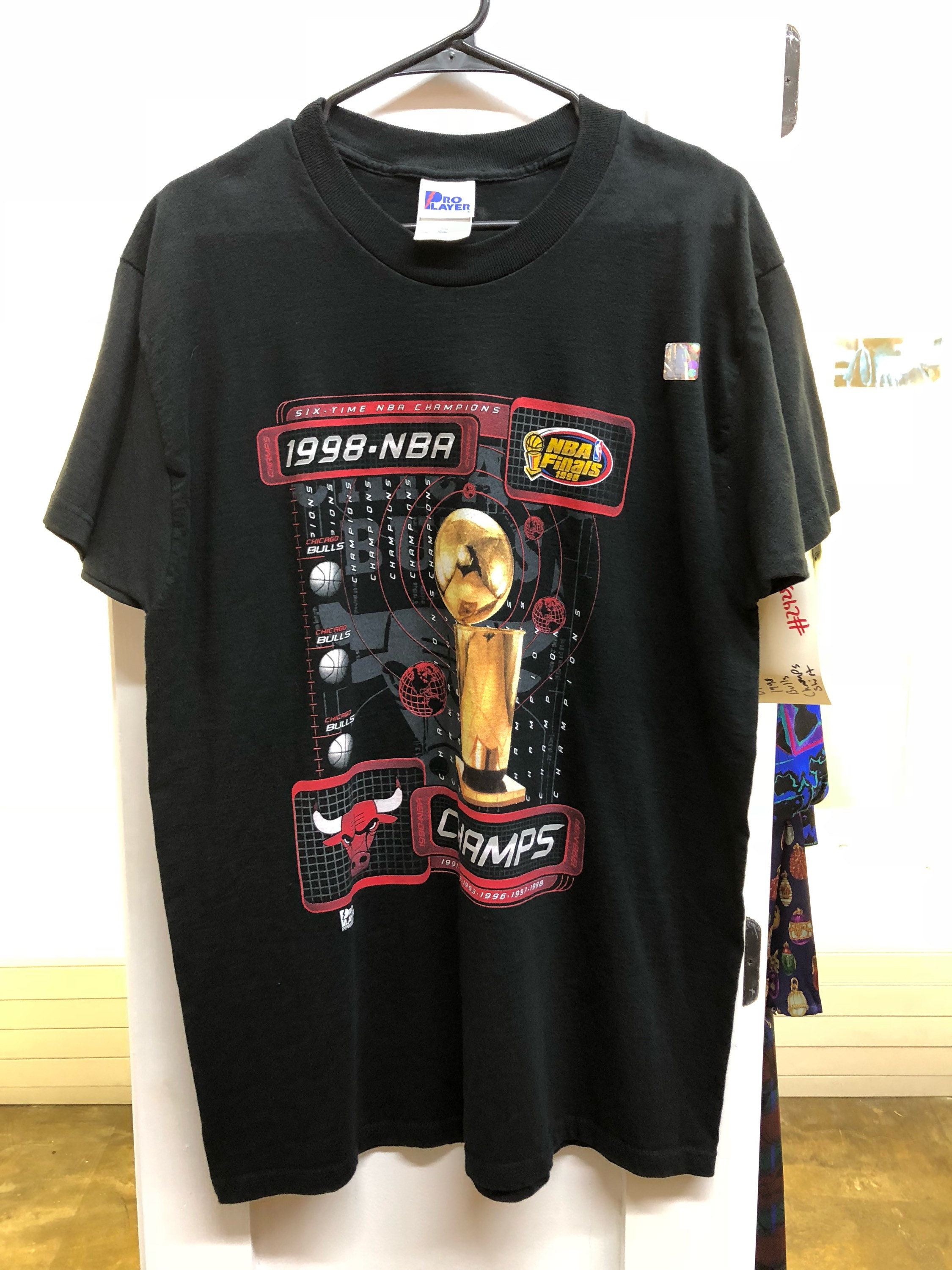 1998 Chicago Bulls 'NBA Champions' Logo T-Shirt