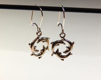 Dalphin / porpoise circler earrings