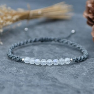 Delicato bracciale in macramè con pietra di luna - con argento sterling, gioielli boho regolabili fatti a mano