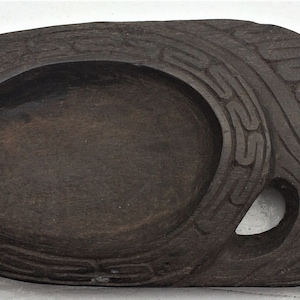 Old World Papua New Guinea (possibly Trobriand Islands) Wooden Fish Carving measuring 5 x 2.2 inches with Small Mother of Pearl insert