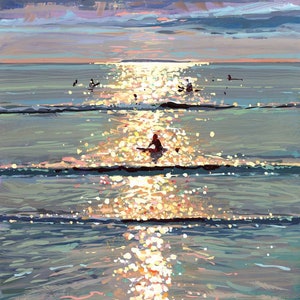 Puede incluir: Una pintura de una puesta de sol sobre el océano con una persona sentada en el agua. El sol brilla intensamente y se refleja en el agua, creando un efecto brillante. El cielo es una mezcla de azul, morado y rosa.
