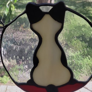 Cat on a pillow suncatcher, stained glass Siamese cat, Stained glass suncatcher, stained glass window decor