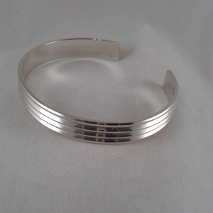 Wide silver cuff bracelet, Men&#39;s or women&#39;s silver cuff, Ridged cuff bracelet, beautiful sterling silver cuff bracelet, silver cuff