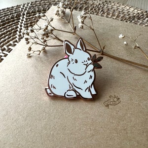 Green Leaves Bun | White+Rose Gold Bunny Rabbit Enamel Pin