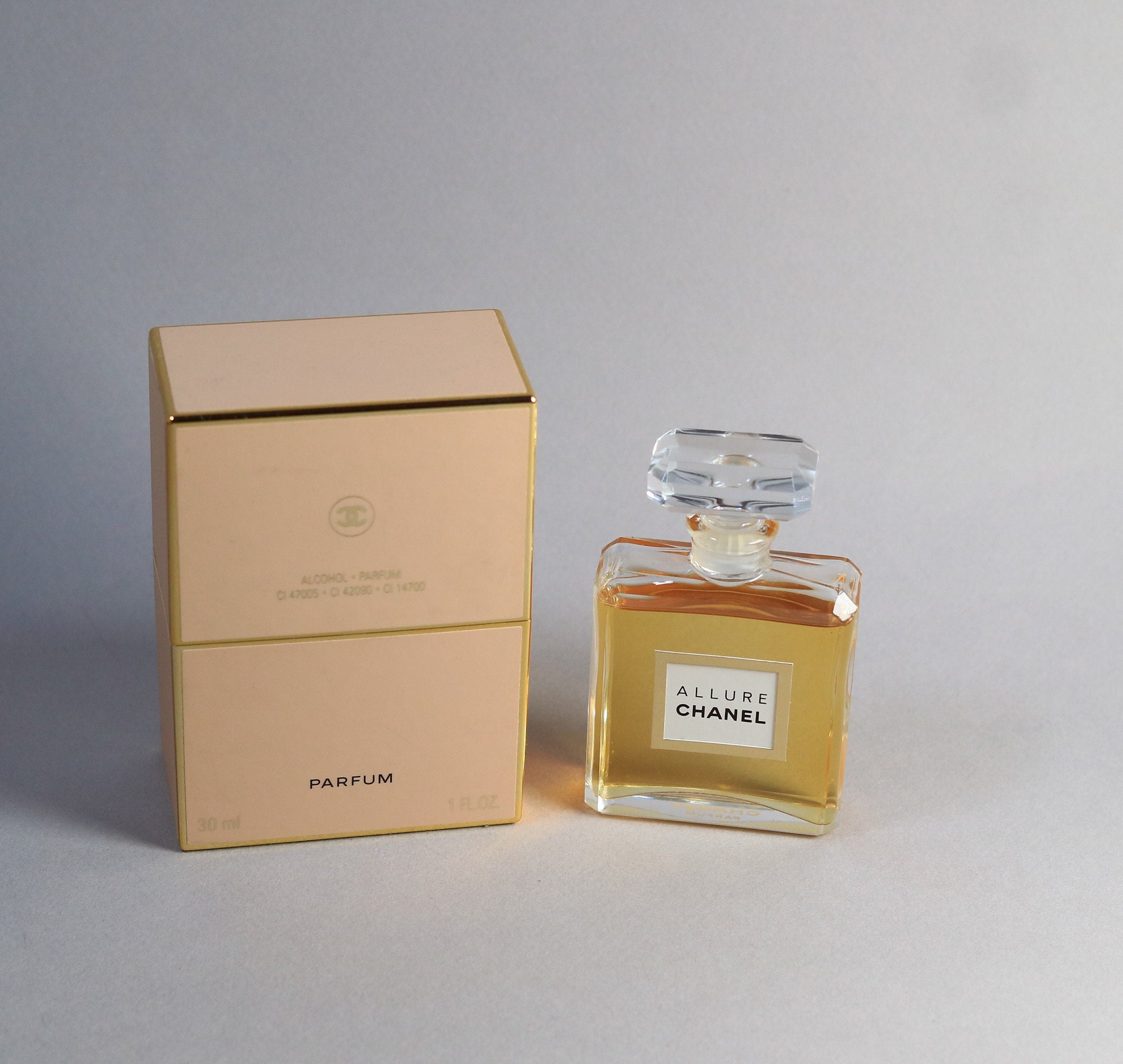 ALLURE Eau de Parfum Spray (EDP) - 3.4 FL. OZ. | CHANEL