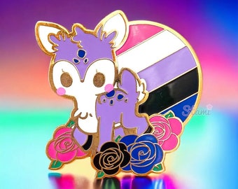 Hirsch Genderfluid LGBTQ + Stolz Identität Flagge Niedliche Blumen Emaille Pins | Anstecknadel | Kawaii Chibi Tiere