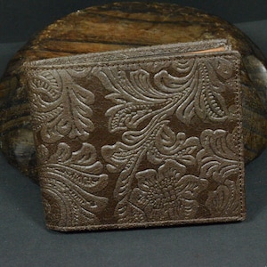 Portafoglio Bifold con Tasca Portamonete per Uomo Vera Pelle di Vitello Goffrata Roma 36 Hispano Marrone Scuro Fatto a Mano da Atelier Mansarea - Spagna