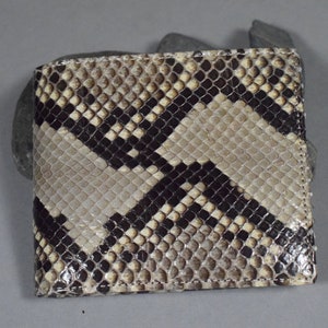 Portafoglio Bifold da uomo con tasca portamonete realizzato a mano con vera pelle di pitone grigio nero Roma 58 di atelier Mansarea - Spagna