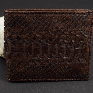 Cartera Bifold para hombre Marrón Mate Hecha a Mano con Piel Auténtica de Pitón Modelo Firenze por atelier Mansarea España Nº 96