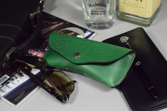 Handcrafted Green Stingray & Leather Sunglasses case Glasses case made of stingray leather in many colors | a  main image 4