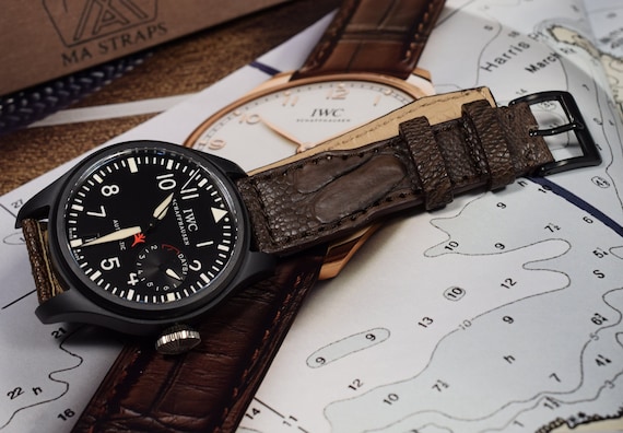 Apple Watch - Classic Essentials leather watch strap - Ostrich