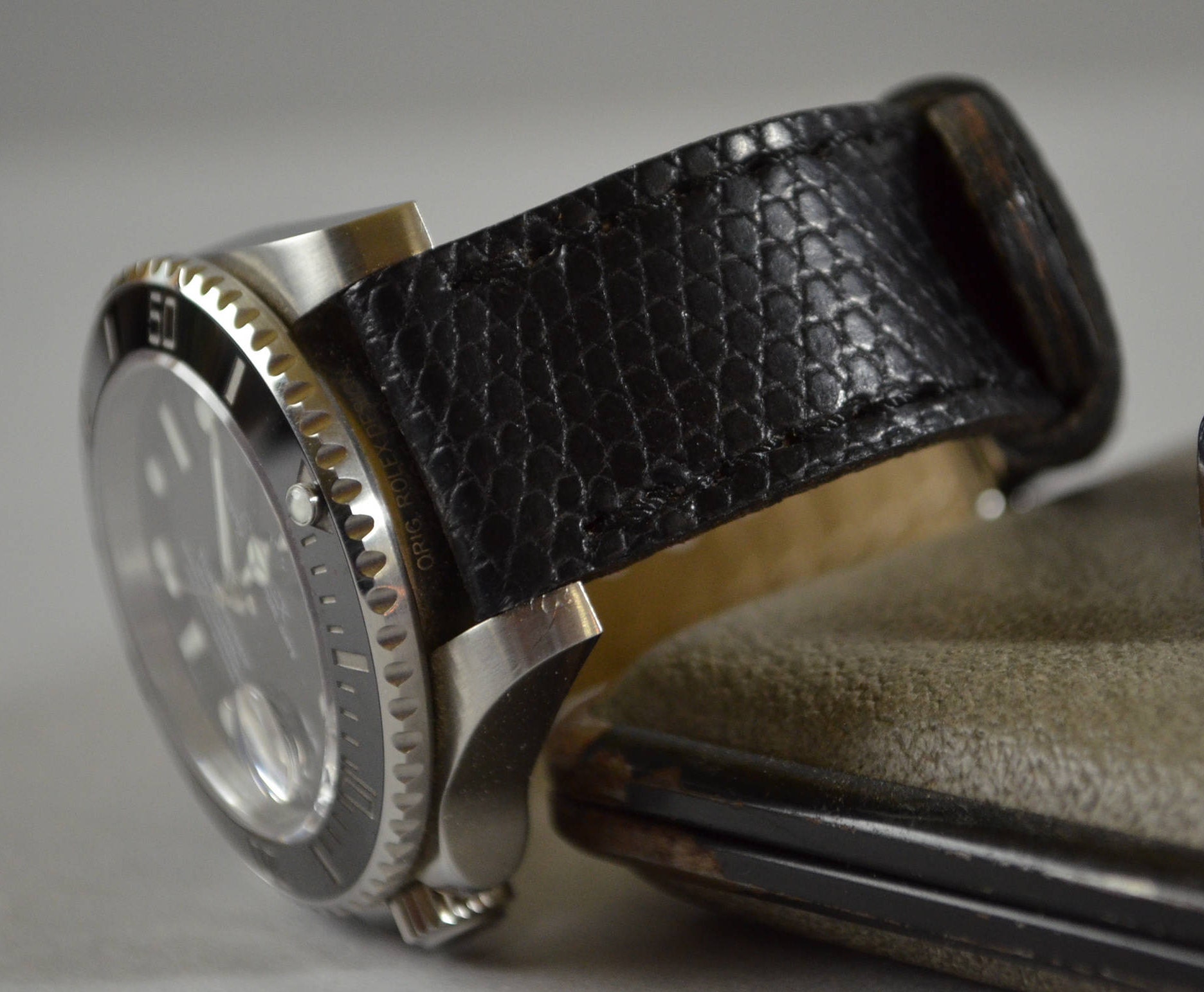 Bracelet De Montre Vintage En Cuir De Lézard - Largeur 18 Mm, Fait En Suisse