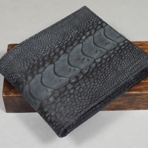 Portafoglio Bifold Uomo con Tasca Portamonete Vera Pelle di Struzzo con Finitura Nubuck Nero, Roma 25 Fatto a Mano da atelier Mansarea - Spagna