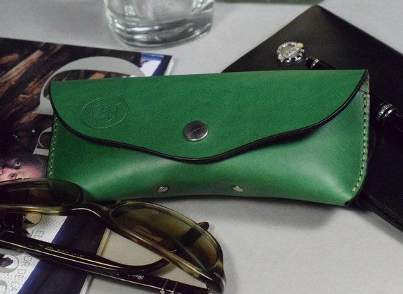 Handcrafted Green Stingray & Leather Sunglasses case Glasses case made of stingray leather in many colors | a  main image 2