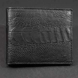 Cartera Bifold para hombre Verde Oscuro Mate Hecha a Mano con Piel Auténtica de Pata de Avestruz Modelo Firenze por atelier Mansarea España Nº 104