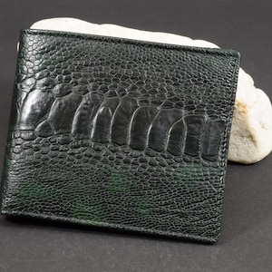 Cartera Bifold para hombre Verde Oscuro Mate Hecha a Mano con Piel Auténtica de Pata de Avestruz Modelo Firenze por atelier Mansarea España Nº 102