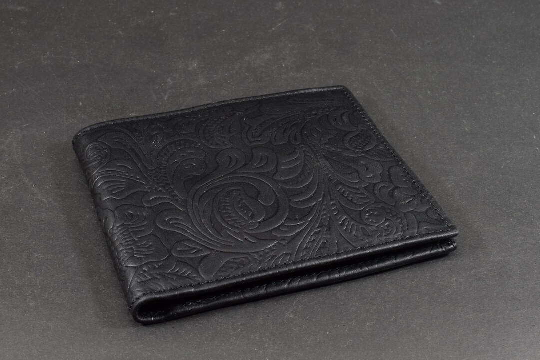 ブラックレザー二つ折り財布 エンボス加工 il_1080xN.6604629800_bsjq.jpg