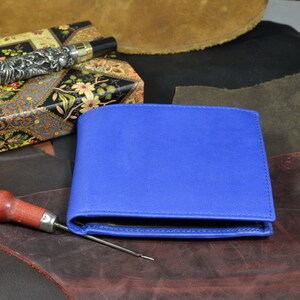 Portafoglio Uomo Bifold con Tasca Portamonete Vera Pelle di Vitello Premier Roma 24 Fatto a Mano da atelier Mansarea - Spagna