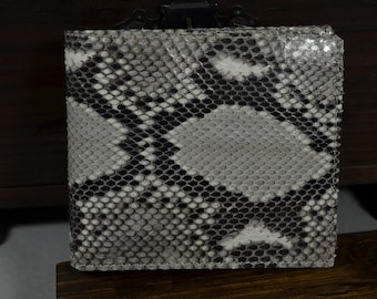 Portefeuille Homme En Vrai Cuir De Python - Style Bifold Avec Fenêtre ID, Crochet Et Thème Astro Boy