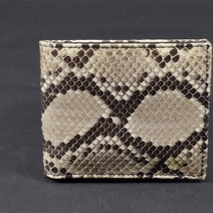 Portafoglio Bifold Uomo con Tasca Portamonete Grigio Lucido Vero Pitone Modello Roma 79 Fatto a Mano in Spagna da Leather Atelier Mansarea