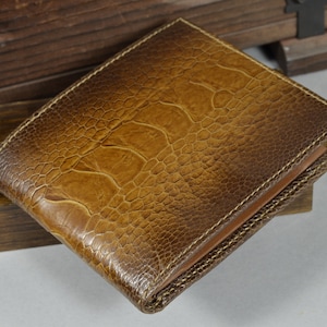 Portafoglio con tasca portamonete Bifold per uomo Marrone Noce Vera pelle di zampa di struzzo Roma 22 Fatto a mano dall'atelier Mansarea - Spagna