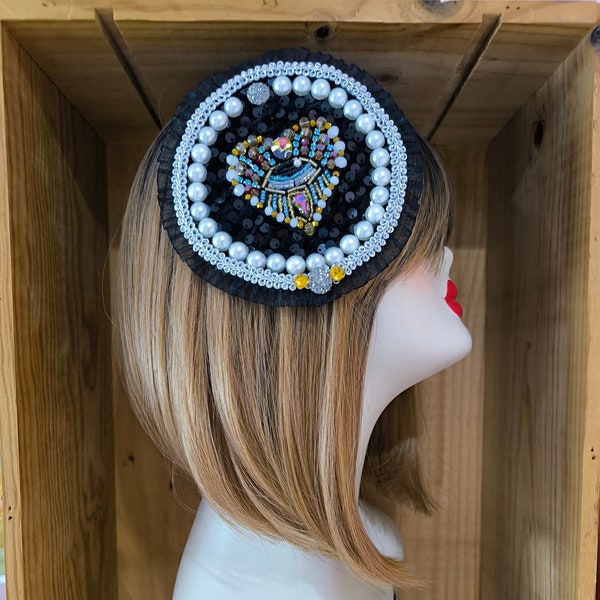 Bibi Chapeau Coeur Sequins et Perles