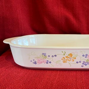 Corning France ceramic oblong casserole. Autumn Flower and berry pattern. 2.5ltr.