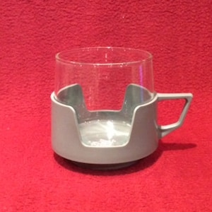Pyrex JAJ Vintage 1970 Campingmuggar med grå hållare #405