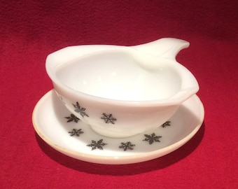 Pyrex JAJ Gaiety Black Snowflake Gravy Sauce Boat Ladle and Saucer