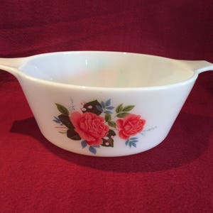 Pyrex JAJ Cottage Rose Serving Dish 7.5&quot; diameter 2 pint circa 1970