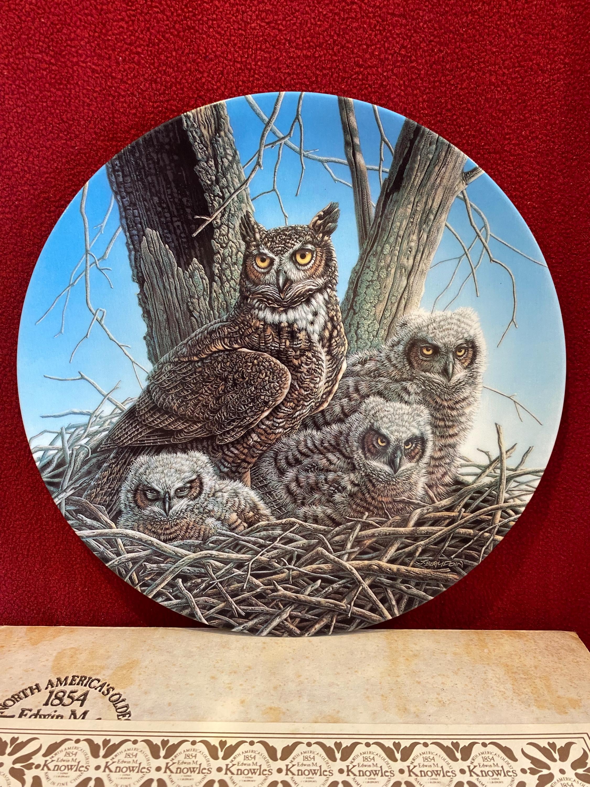 Knowles Collectors Plate the Great Horned Owl by Artist Jim Knowles Collectors Plate the Great Horned Owl by Artist Jim