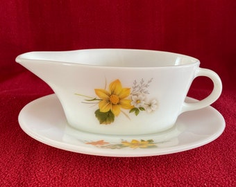 Pyrex JAJ Autumn Glory Dahlia gravy boat and saucer drip plate. #664 #665.