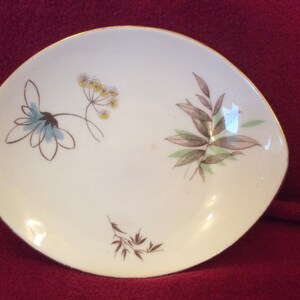 Adderley Florial Oval dish 10.5cm x 12.5cm image 2