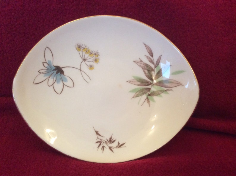 Adderley Florial Oval dish 10.5cm x 12.5cm image 2