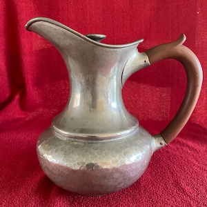 James Dixon & Sons Sheffield Cornish Pewter water jug pitcher with lid. Hand Hammered finish. 1920's