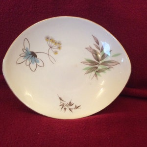 Adderley Florial Oval dish 10.5cm x 12.5cm image 1