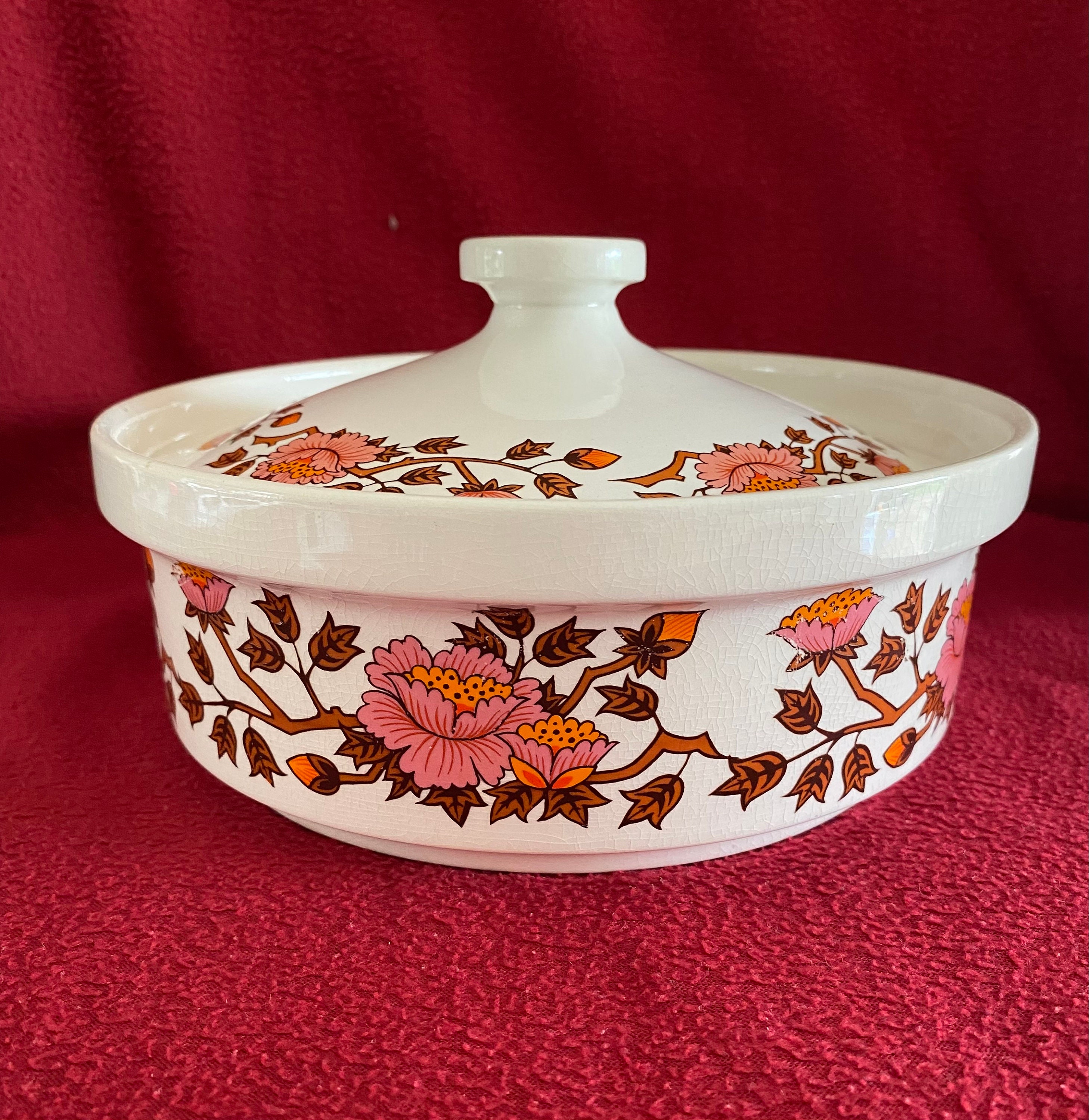 Staffordshire Potteries Ltd Ashley pattern lidded tureen vegetable serving dish ironstone floral pattern. 1970's