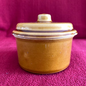 Klirush Ceramics Lidded Dish Irish ceramics Amber brown glaze. Celtic ceramics. 1970&#39;s