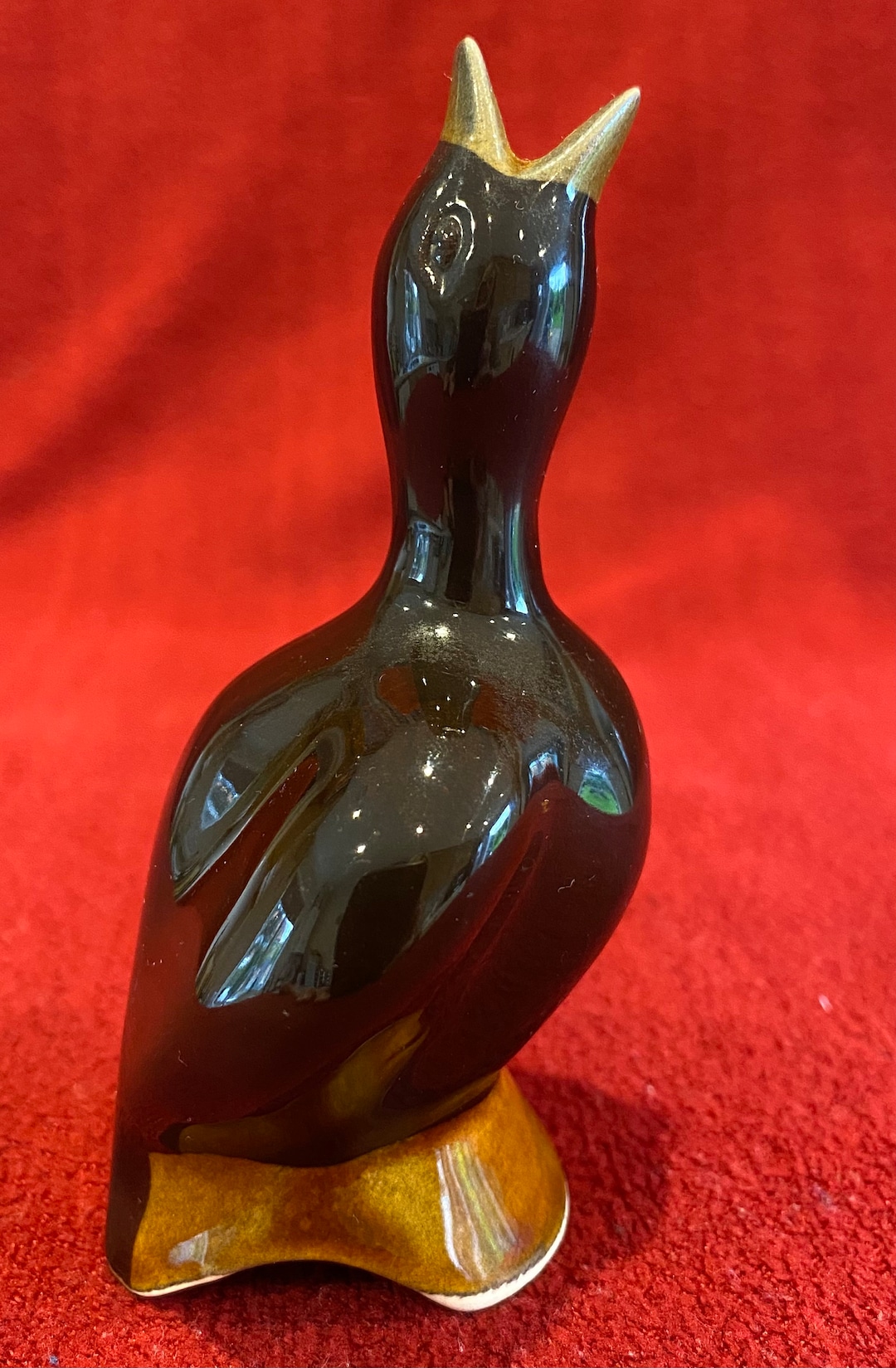 Ceramic Blackbird Pie Funnel Vent. Brown Base and Beak. Ceramic. Pottery. Made in England. 10cm