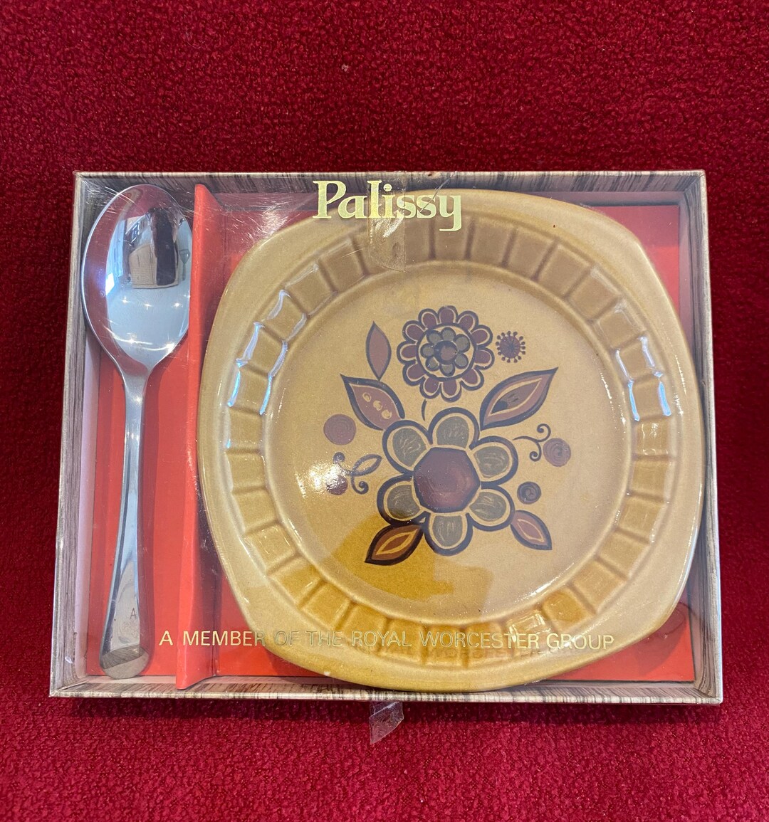 Boxed Palissy Royal Worcester Group Sierra Pattern Ceramic
