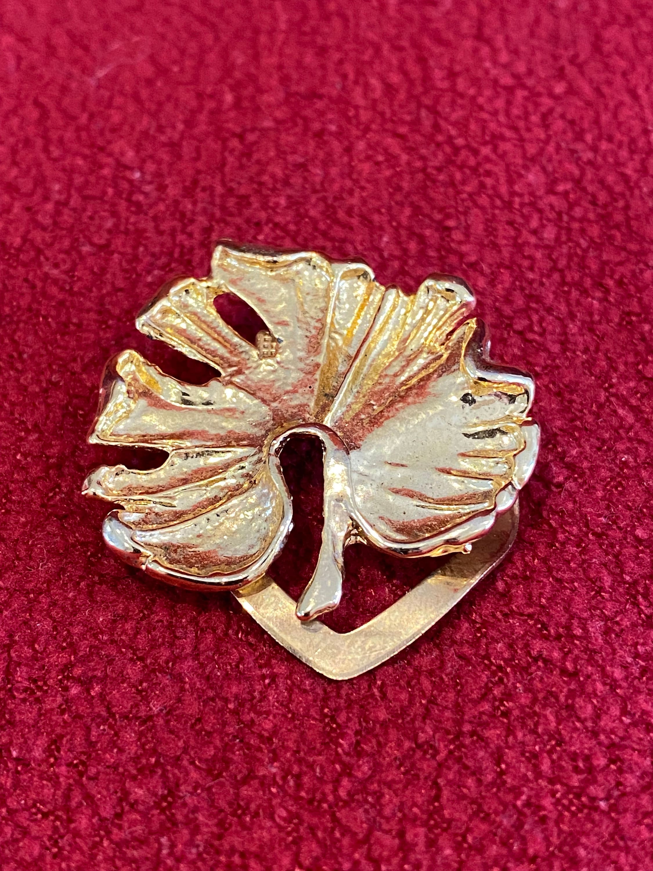 ANCIENNE BROCHE PINCE a foulard EUR 2,00 - FR