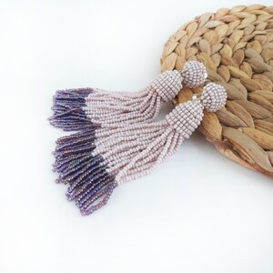 Pendientes de clip con borlas rosas al estilo de Oscar de la Renta Pendientes de hombro tipo duster