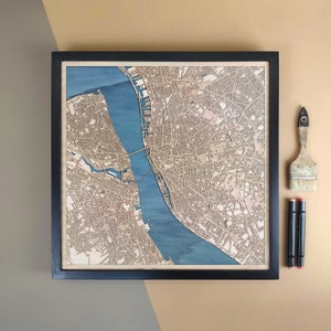 Carte en bois personnalisée de Liverpool - cadeau d'art mural décoration d'intérieur